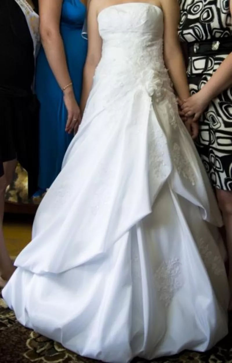 Продам белое свадебное платье,  размер 44-46